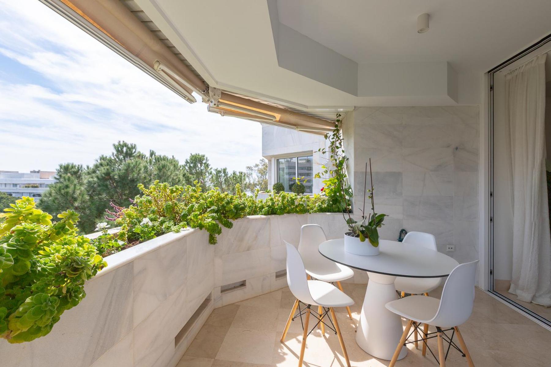 Lujoso Apartamento Con Piscina En Paseo Maritimo Marbella Eksteriør bilde