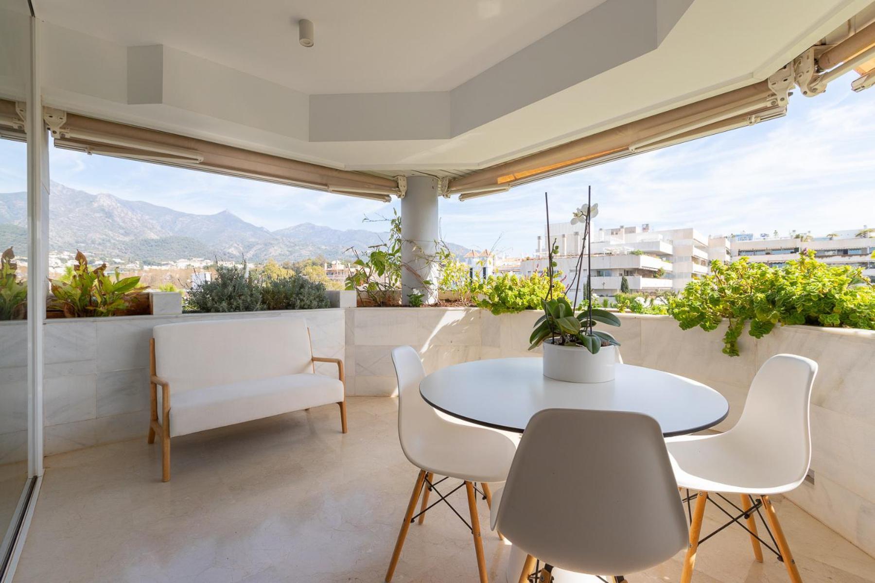Lujoso Apartamento Con Piscina En Paseo Maritimo Marbella Eksteriør bilde