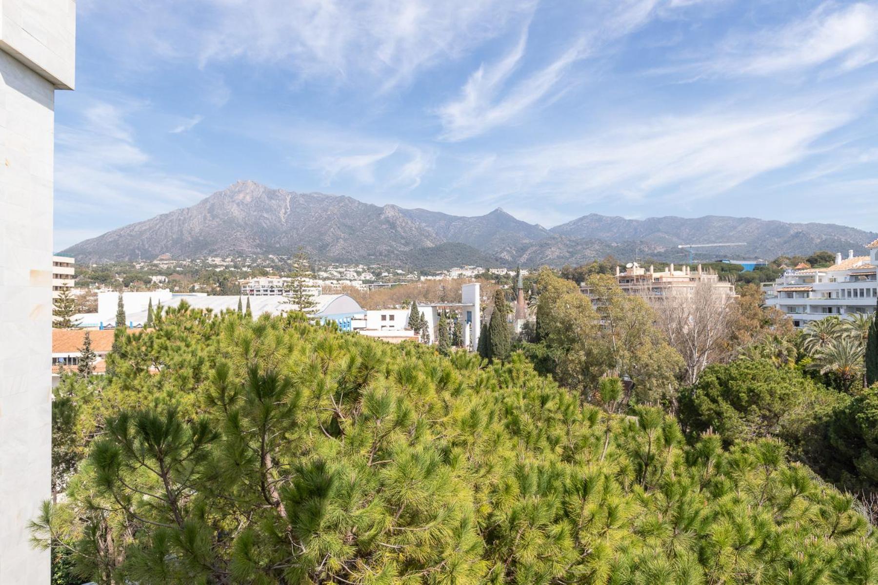 Lujoso Apartamento Con Piscina En Paseo Maritimo Marbella Eksteriør bilde