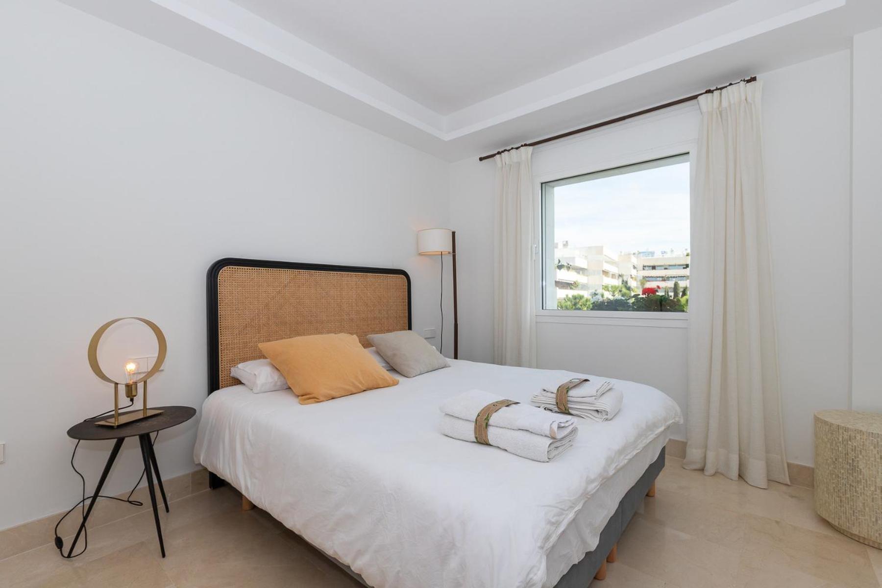 Lujoso Apartamento Con Piscina En Paseo Maritimo Marbella Eksteriør bilde