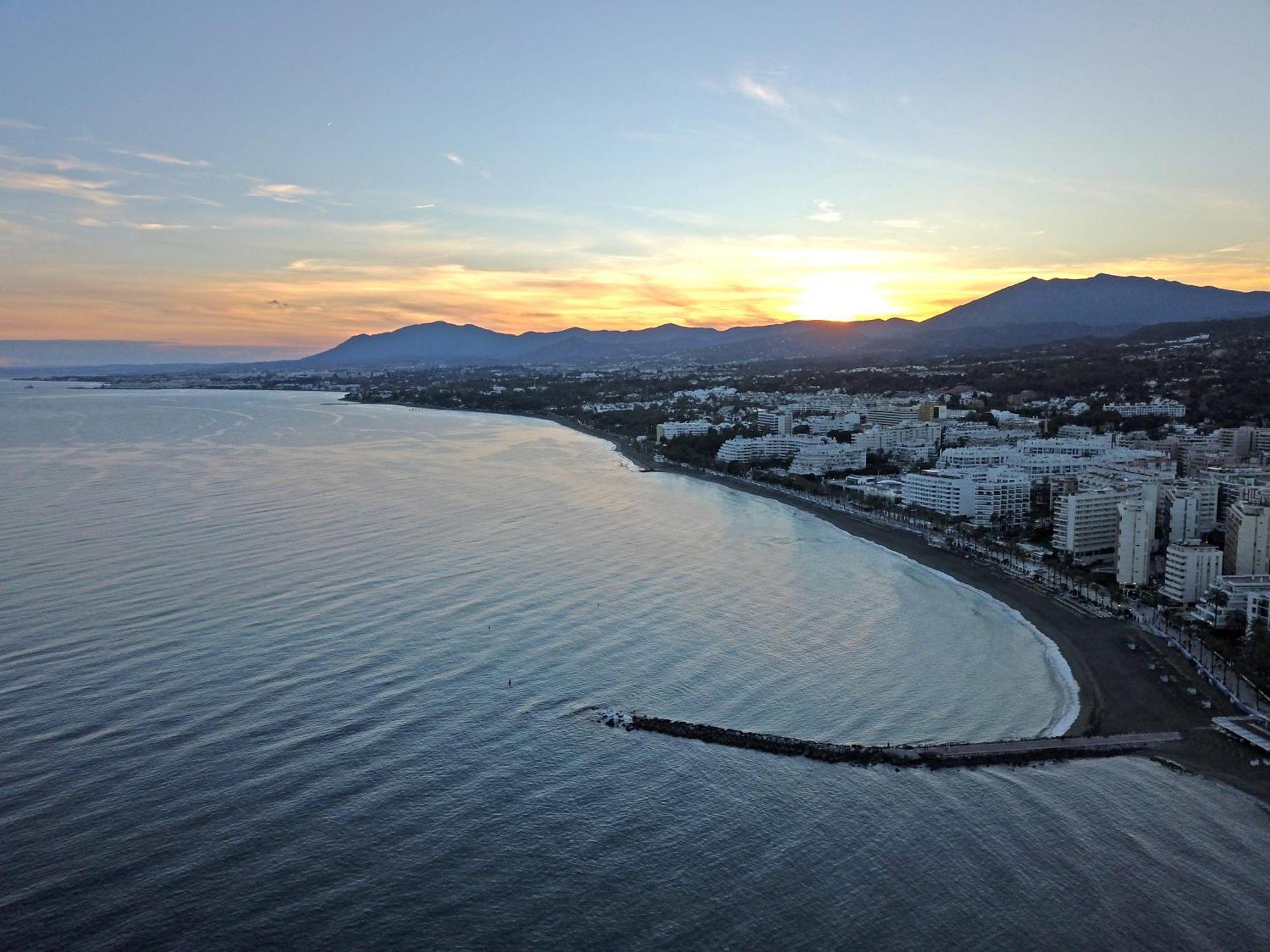 Lujoso Apartamento Con Piscina En Paseo Maritimo Marbella Eksteriør bilde